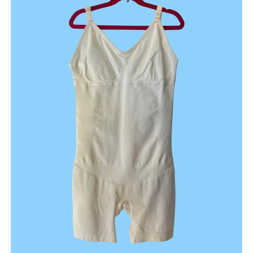 Nebility White Shapewear Bodysuit Padded Bra Waist Waist Trainer Size M/L